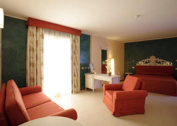 Janus Hotel