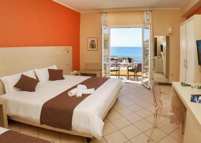 Janus Hotel