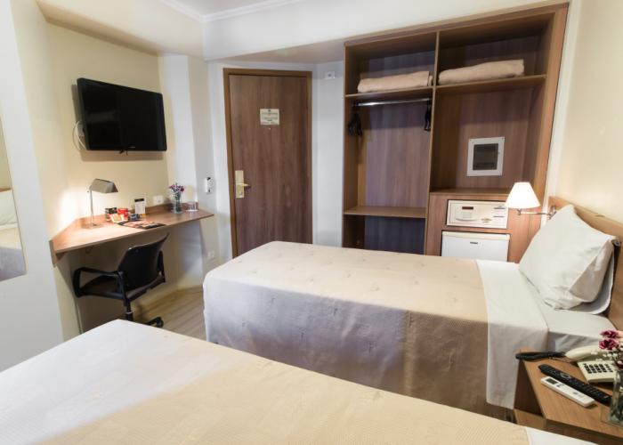 Summit Hotel Monaco