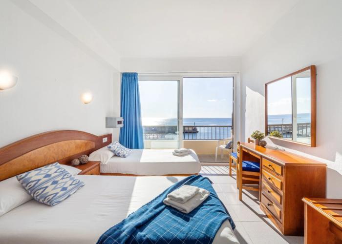 Hostal Port Corona