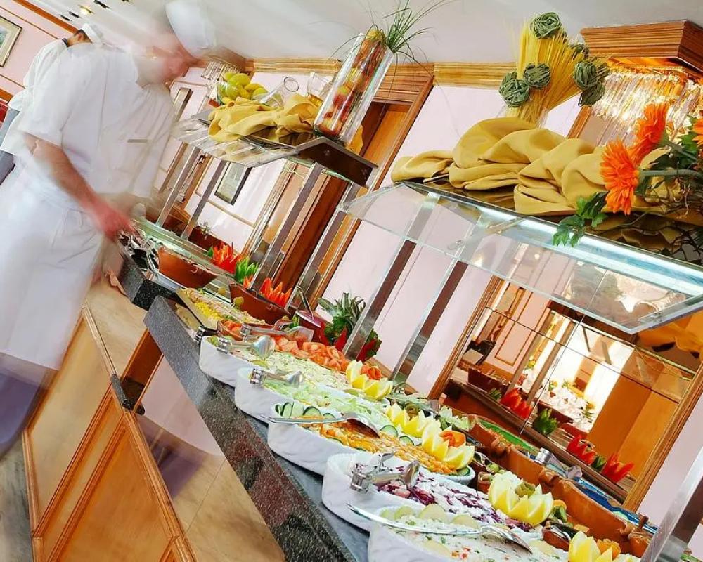 фото Hotel Clumba