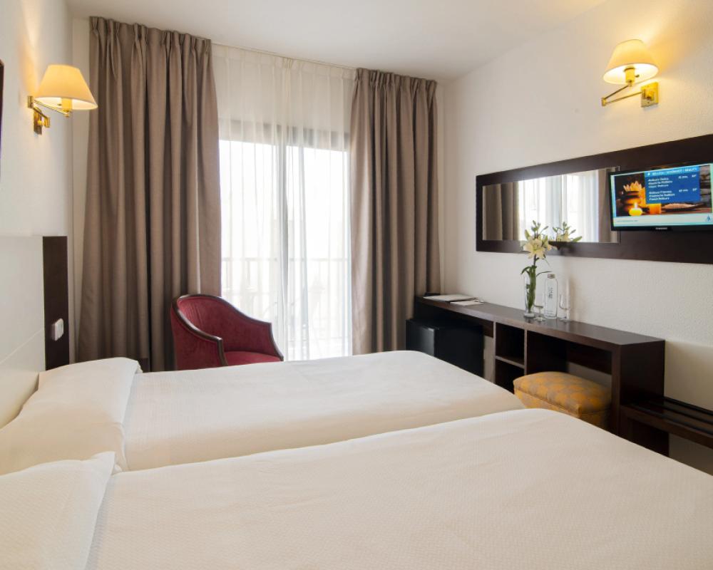 фото Hotel Amoros