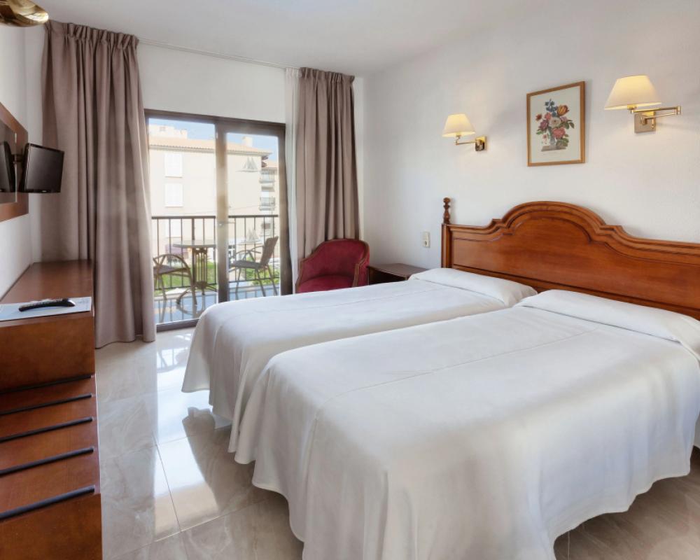фото Hotel Amoros