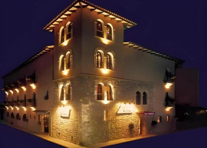 Petit Hotel Restaurante Ses Rotges - Adults Only