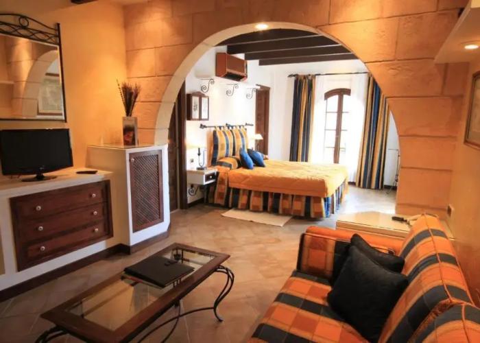 Petit Hotel Restaurante Ses Rotges - Adults Only