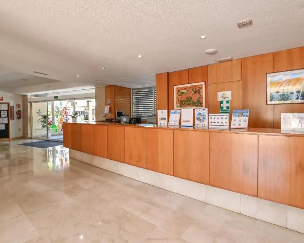 фото Hotel Alondra