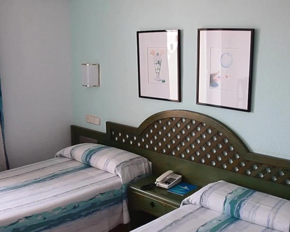 фото Hotel Alondra