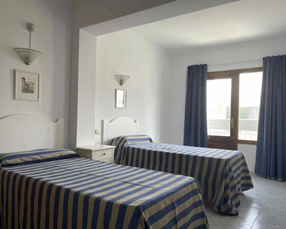 фото Hostal Can Gallu