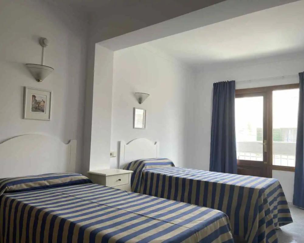 фото Hostal Can Gallu