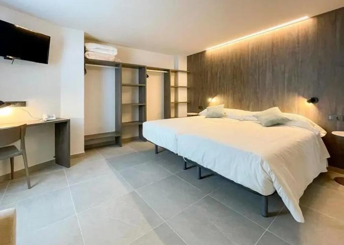 Hotel Quatre Llunes