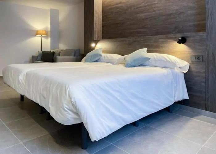 Hotel Quatre Llunes