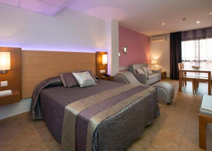 Leo Punta Umbria III - Adults Only