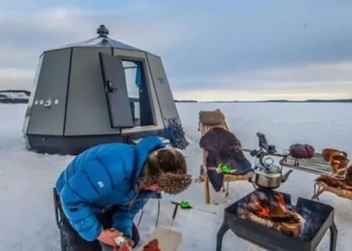 Room in Lodge - Peace & Quiet Hotel Floating Glass Room for 2 Guests Experience Northern Lights