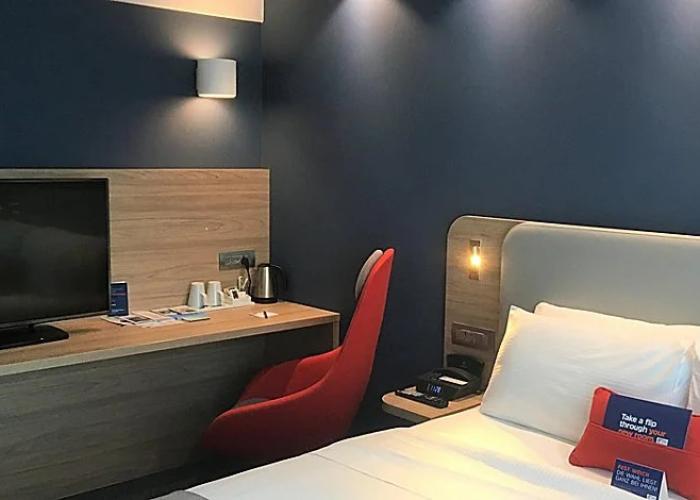 Holiday Inn Express Zurich Airport by IHG