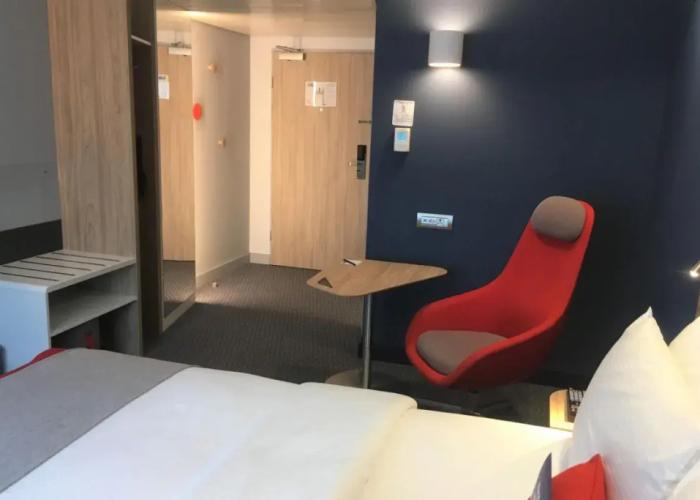 Holiday Inn Express Zurich Airport by IHG