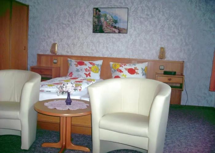 Hotel Pension am Kurmittelhaus