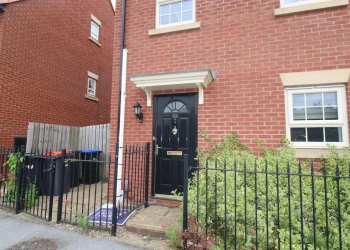 Pavement House