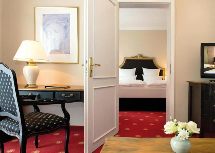 Victor's Residenz - Hotel Schloss Berg