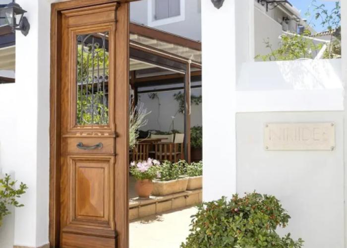 Niriides Guesthouse