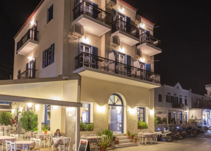 Stelios Hotel