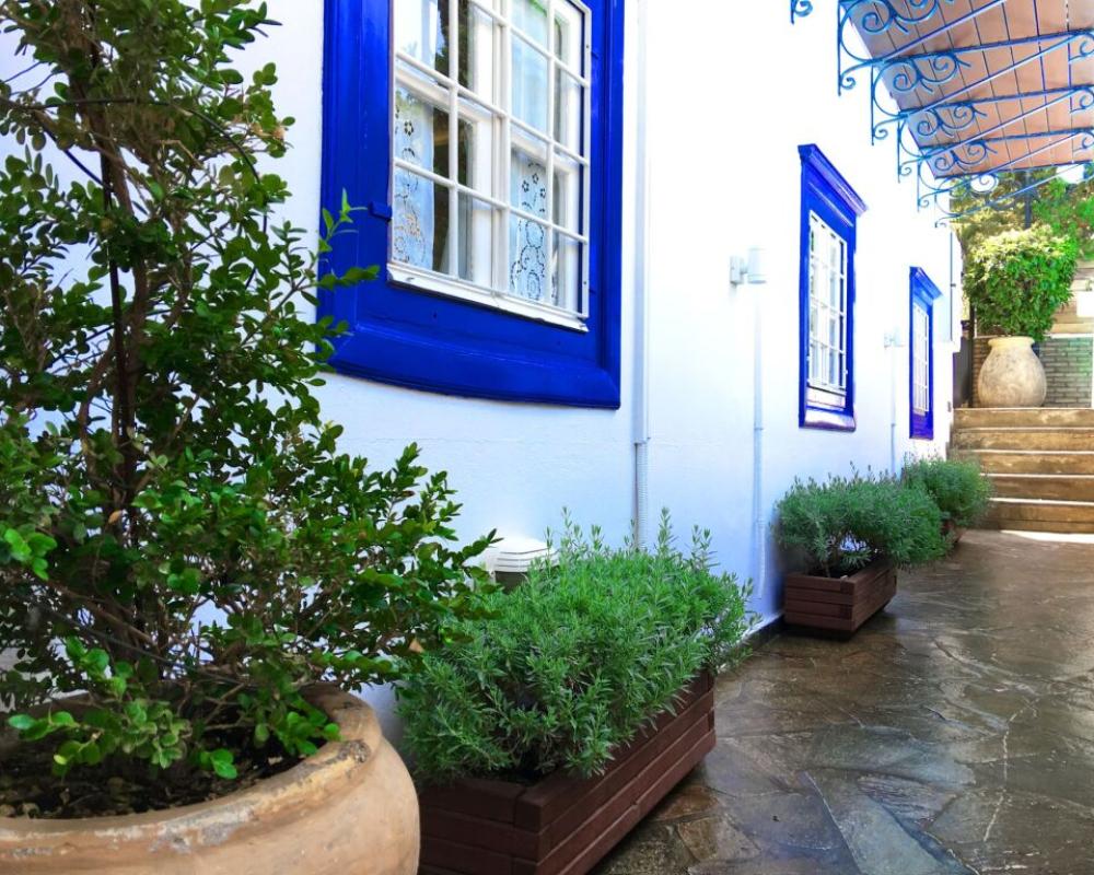 Armata Boutique Hotel