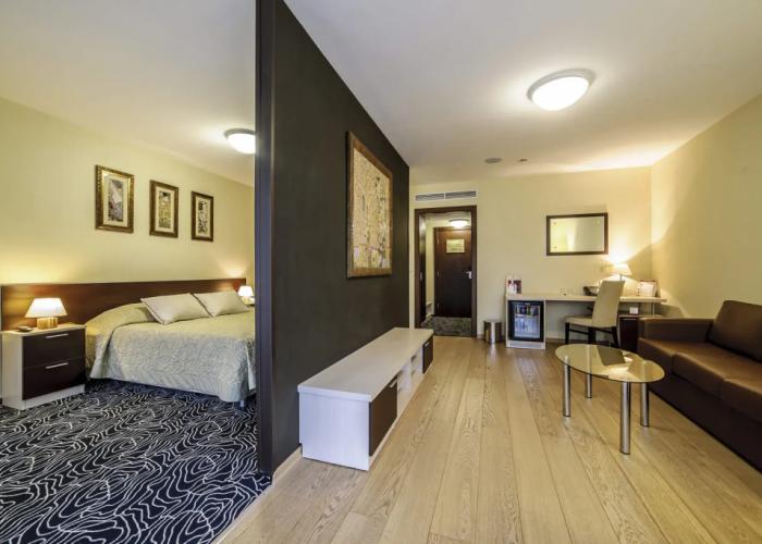 Viktoriya Hotel