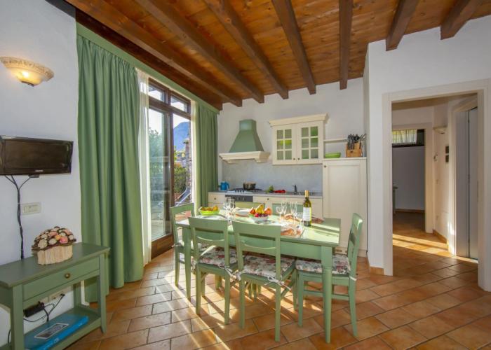 Liano Ginestra -Terrace & parking