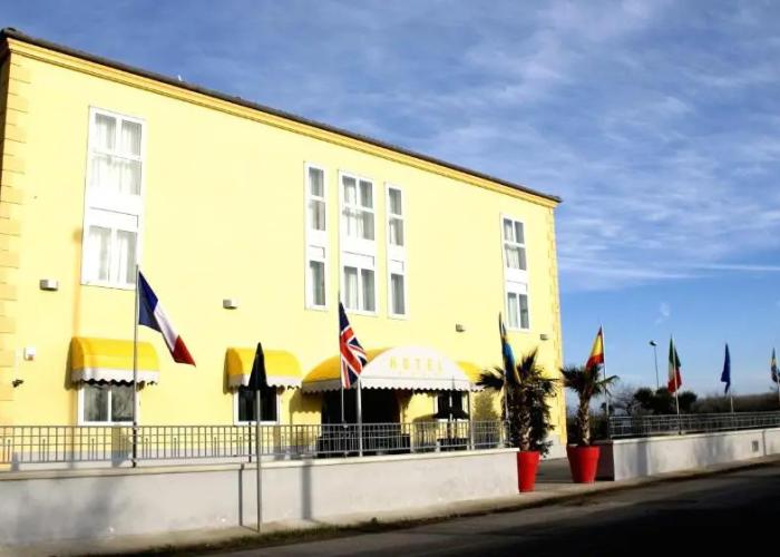 La Isla Resort