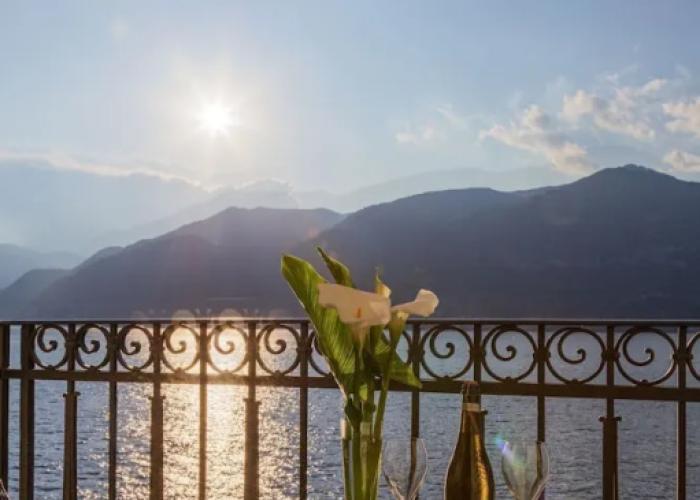 2-bed Apt With Stunning Lake Como Views & Terrace