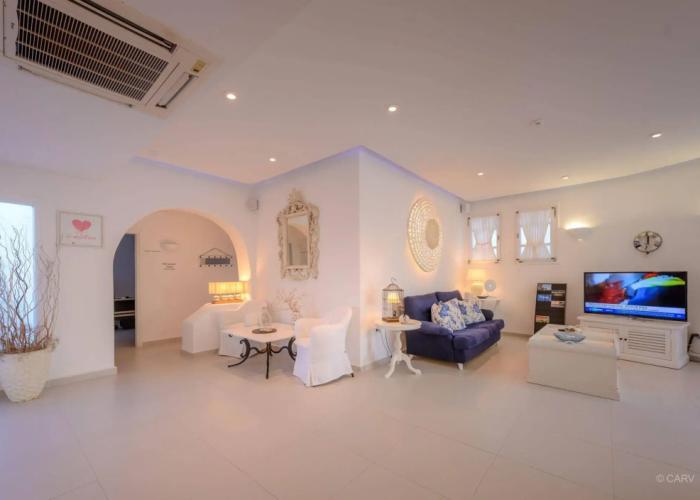 Aspalathras White Hotel