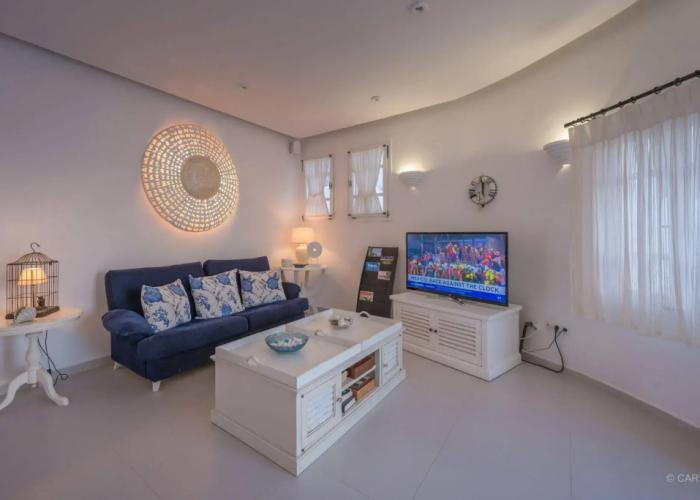 Aspalathras White Hotel
