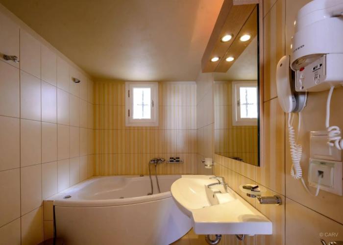 Aspalathras White Hotel