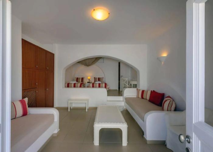 Aspalathras White Hotel