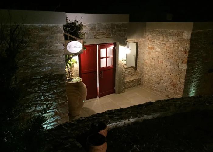 Themonies Luxury Suites