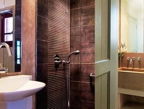 Themonies Luxury Suites