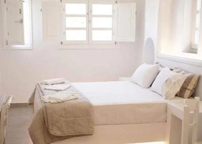 Paraporti Hotel