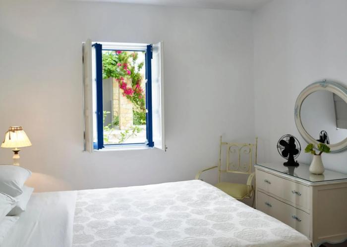 Folegandros Apartments