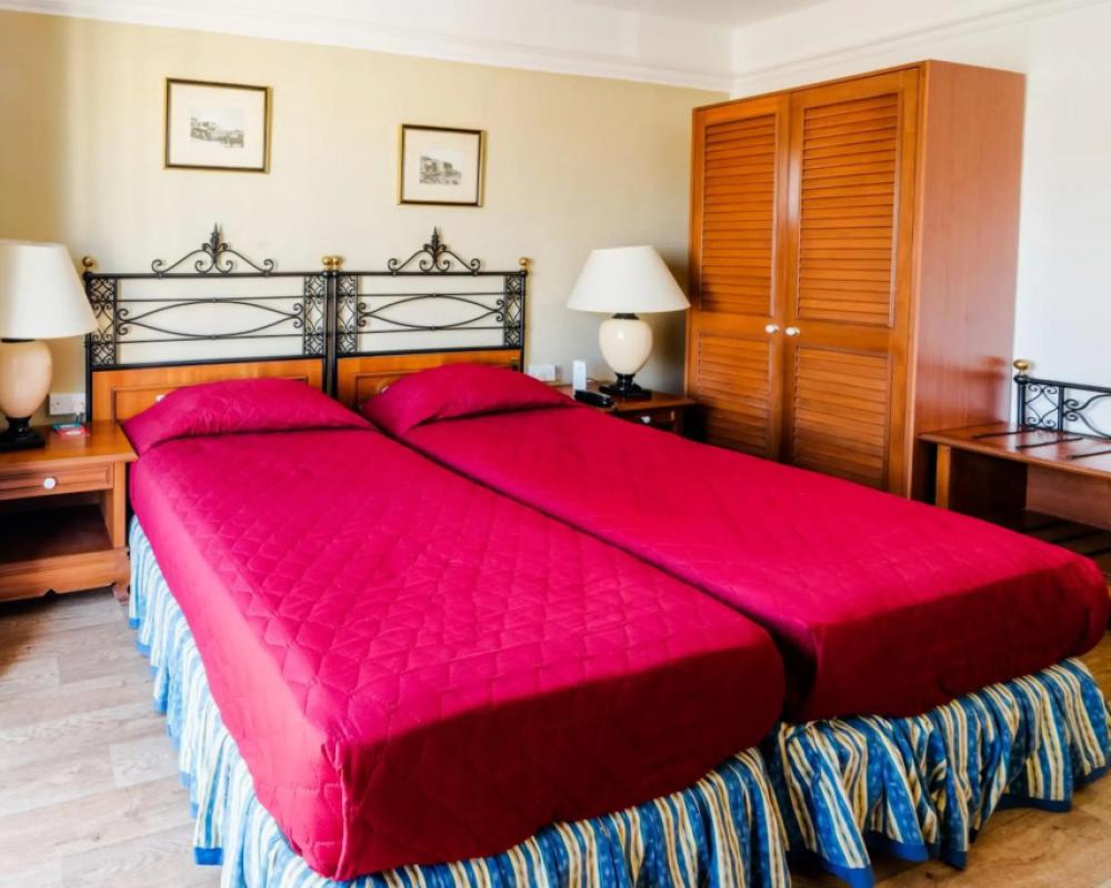 фото Topaz Hotel