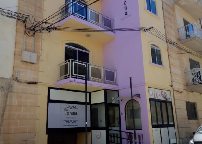 Tarona Guest house