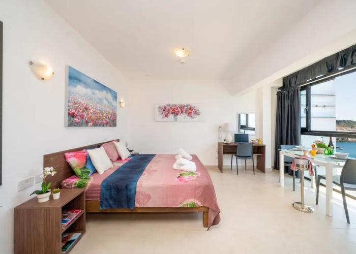 Islet Promenade Studio with Seaview