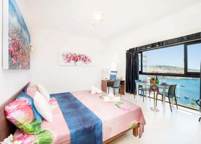 Islet Promenade Studio with Seaview