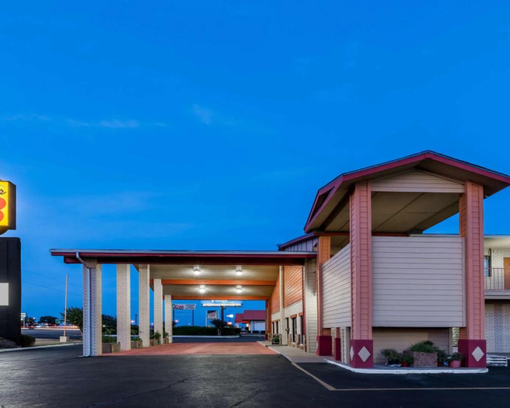 Super 8 by Wyndham Waco/Mall area TX