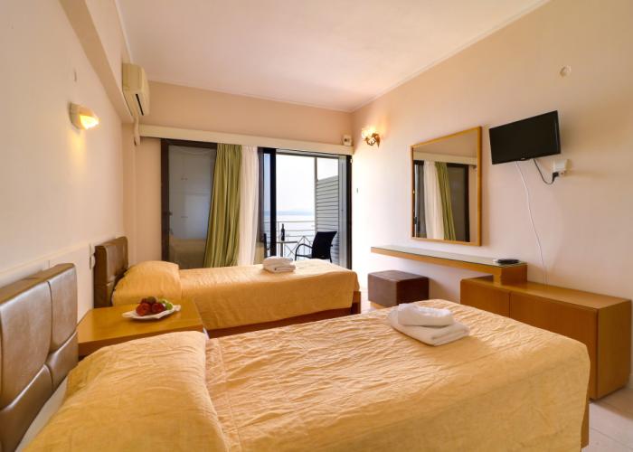 Calamos Beach Family Club Hotel