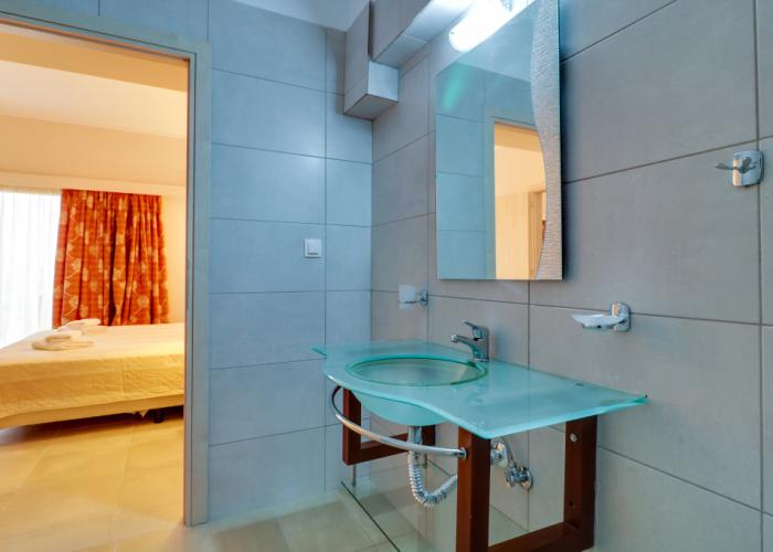 Calamos Beach Family Club Hotel