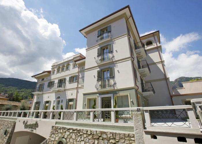 Hotel Al Campanile - Luxury Suites & Apartments