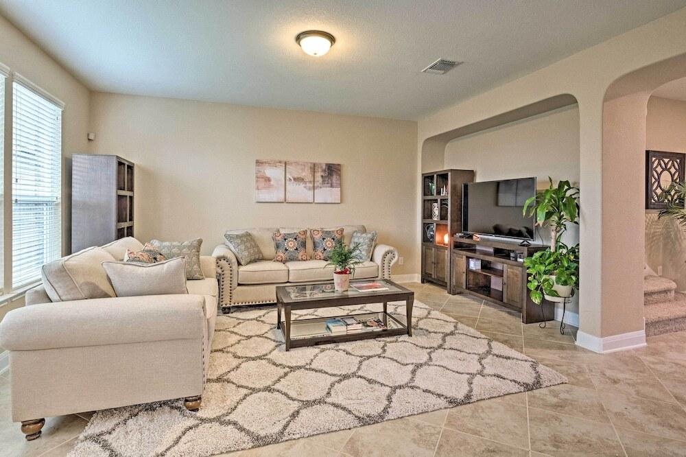 Texas Home w/ Patio & Grill ~ 16 Mi to Austin