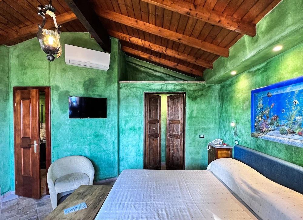 фото Aeneas' Landing Resort