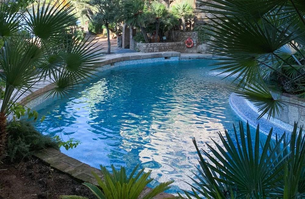 фото Aeneas' Landing Resort