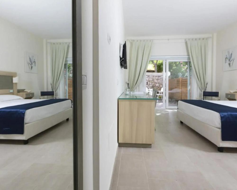 фото Summit Hotel