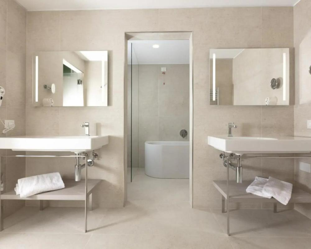 фото Summit Hotel